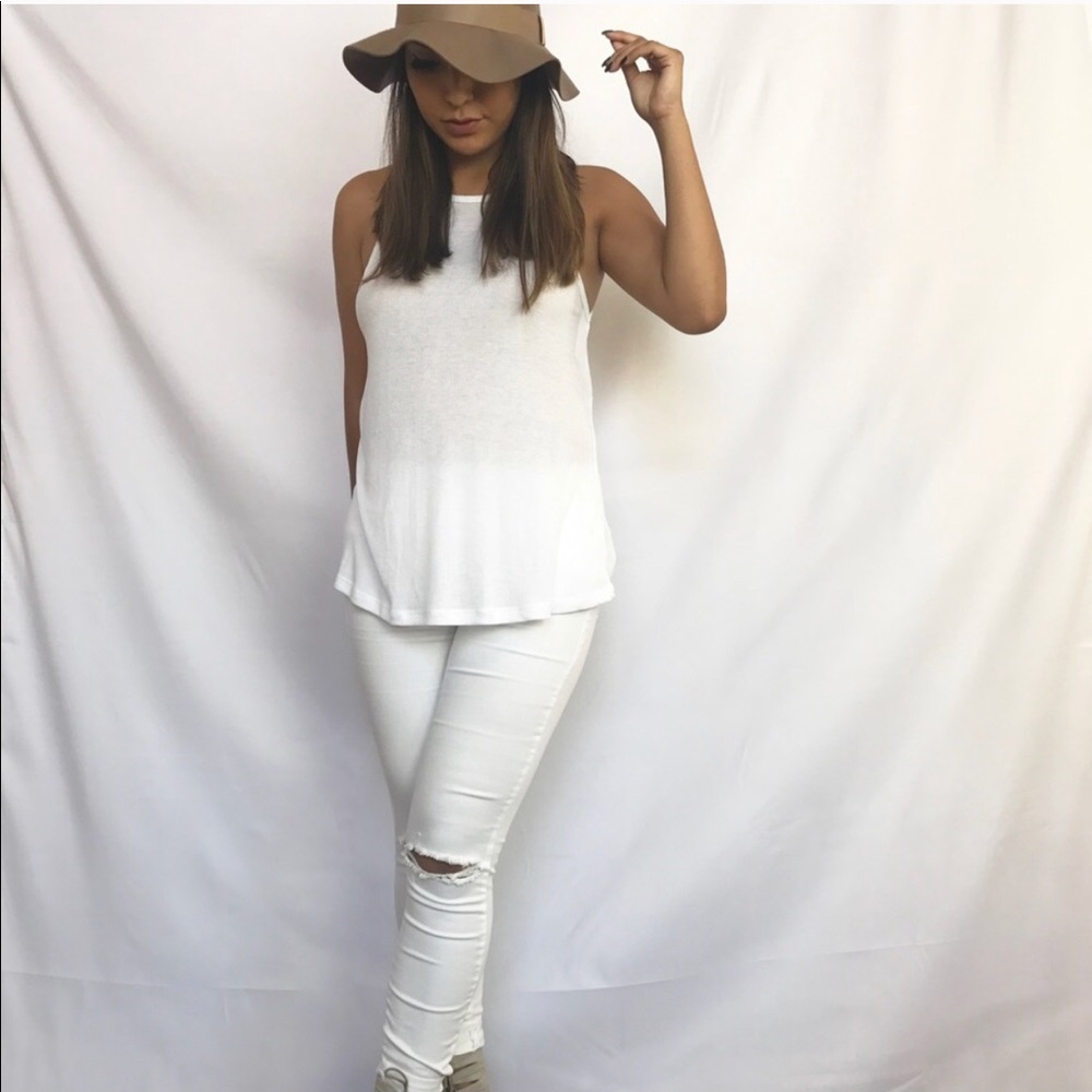 • Classic Ribbed Tank • - Picture 3 of 5